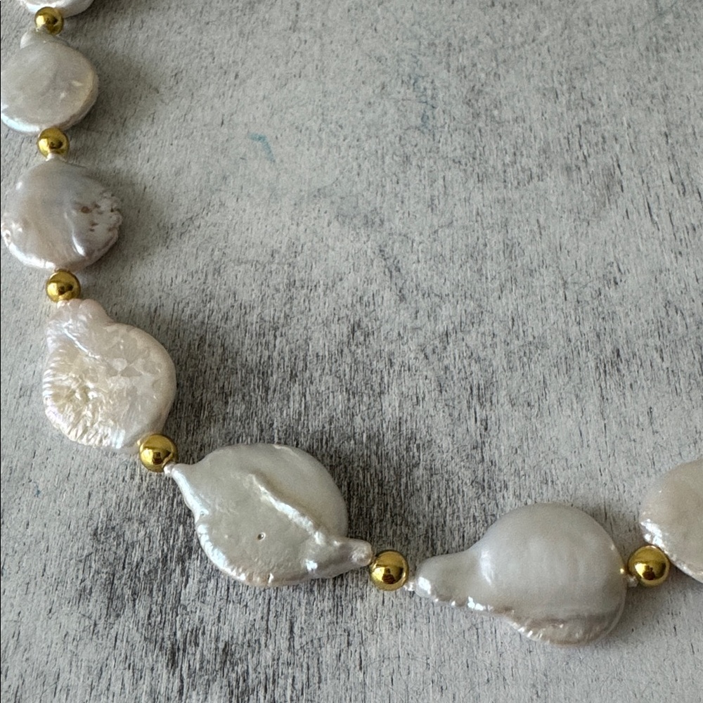 Iris & Lily Elegant Gold and White Freshwater Pearls Necklace 17" lg + 2 in extn - Picture 5 of 8